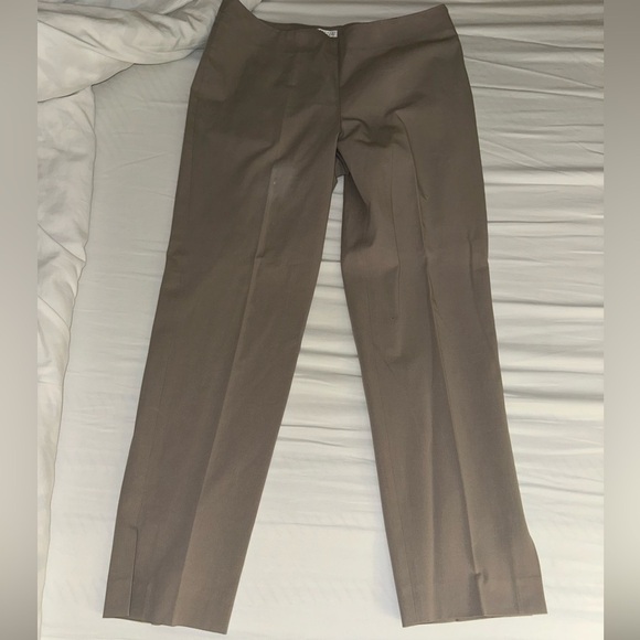 Brunello Cucinelli
Cotton Slim-Fit Cropped Pants - Picture 2 of 6